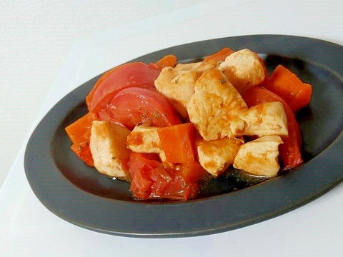 鶏肉とにんじんのトマト炒め